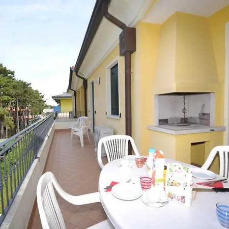 Coastal Escape Modern Flat With Wi-fi