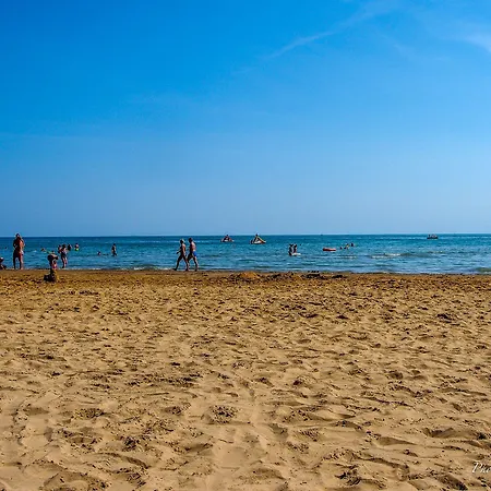 Διαμέρισμα Coastal Escape - Modern Flat With Wi-fi Μπιμπιόνε